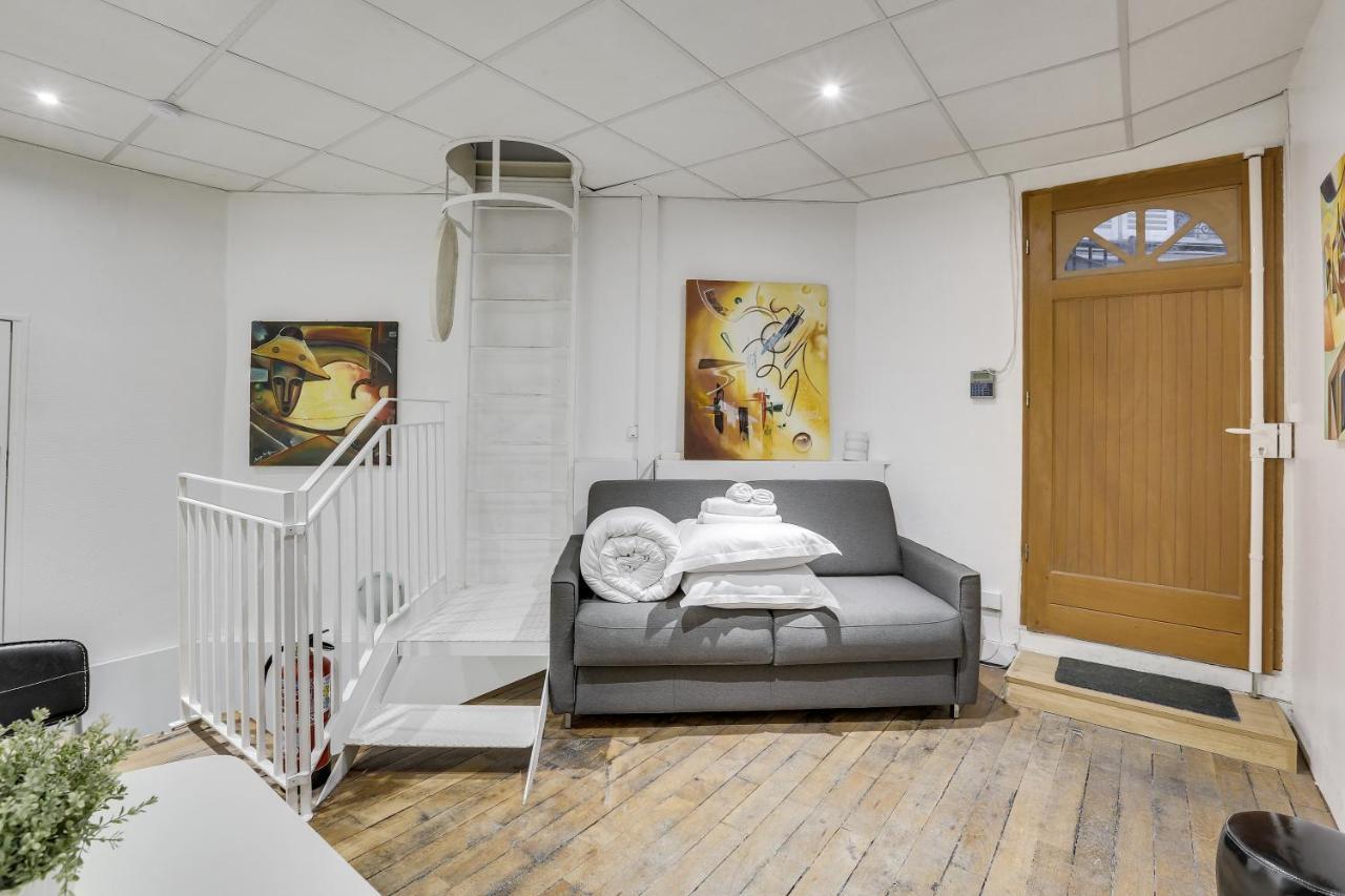 Triplex In Boulevard De Magenta By Guestready Lägenhet Paris Exteriör bild