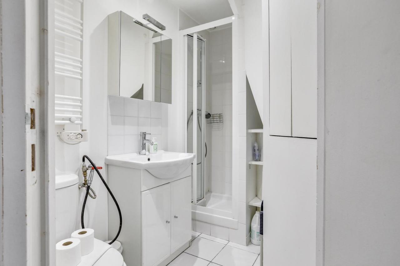 Triplex In Boulevard De Magenta By Guestready Lägenhet Paris Exteriör bild